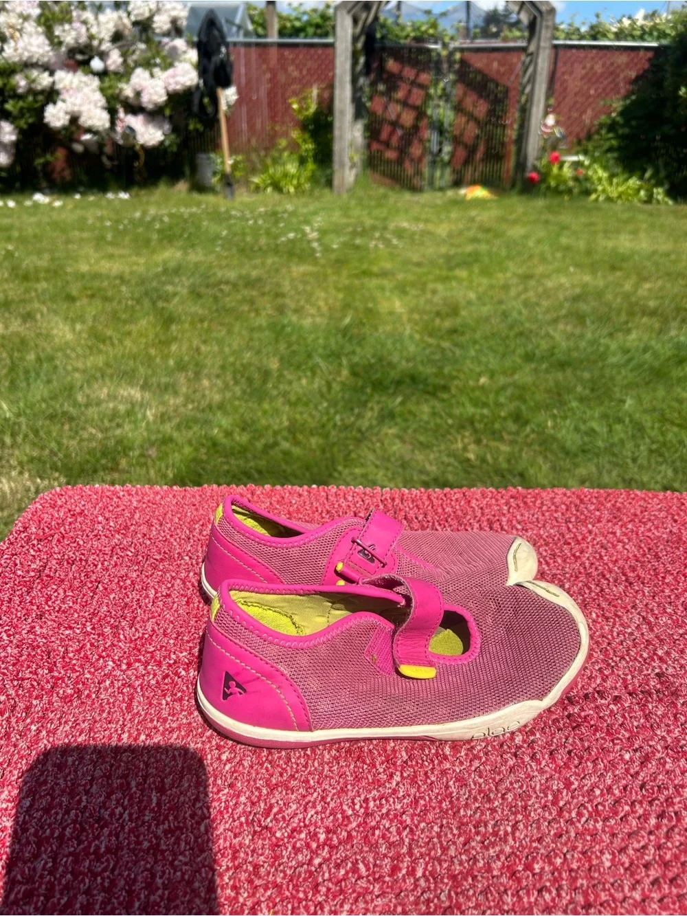 Plae Girls Elise Electric Fuchsia Sneakers Knit Pink Slip On  Shoes Size 13.5